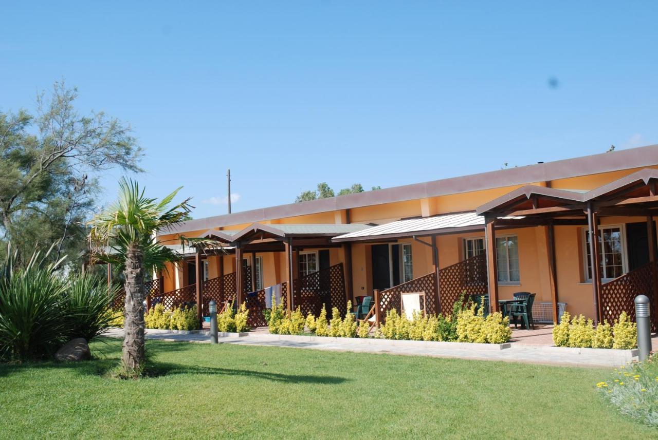 Oasi Del Mare Aparthotel Tirrenia Exterior photo
