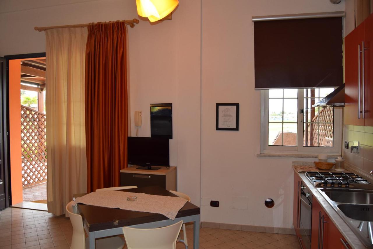 Oasi Del Mare Aparthotel Tirrenia Exterior photo