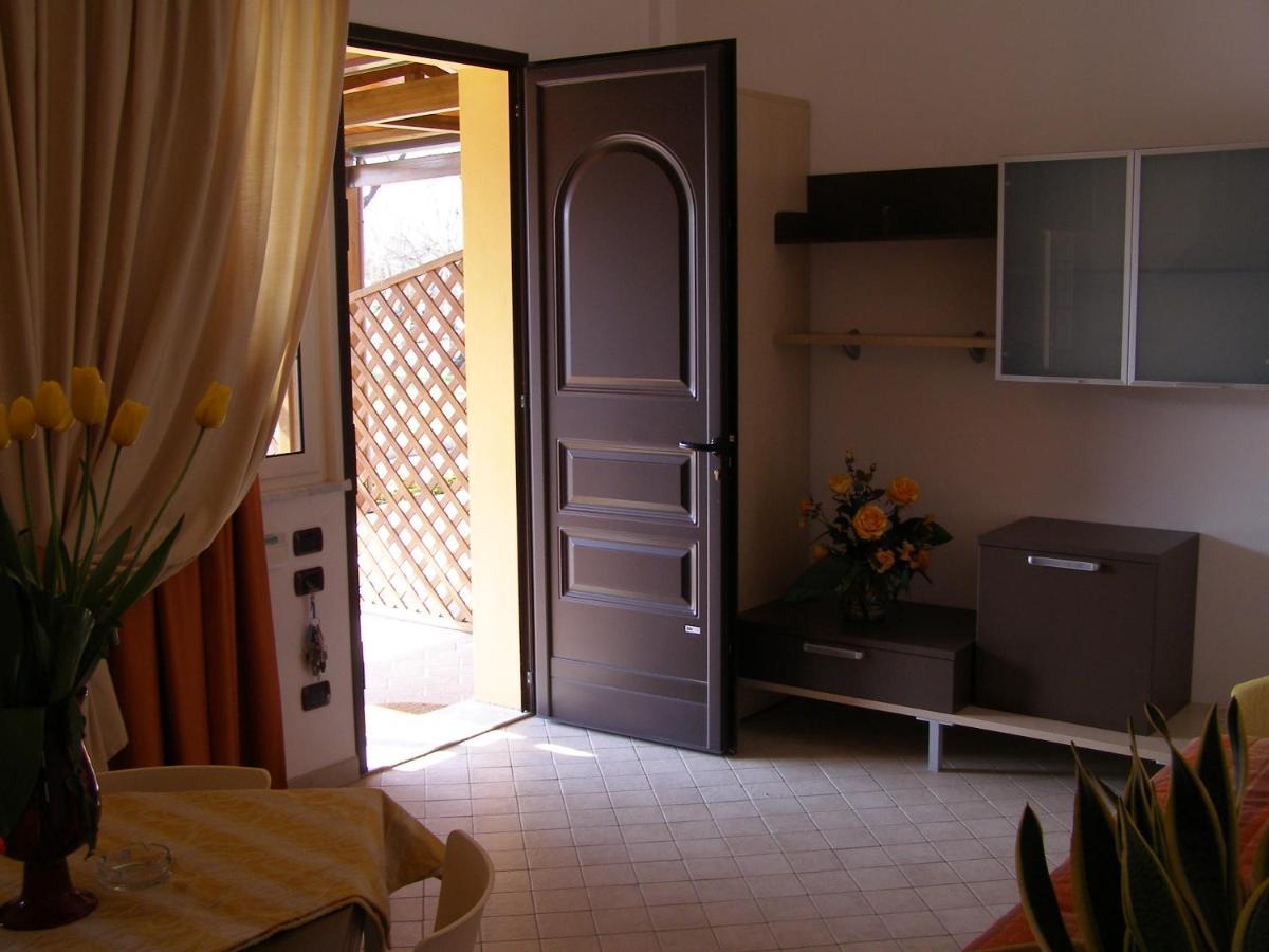 Oasi Del Mare Aparthotel Tirrenia Exterior photo