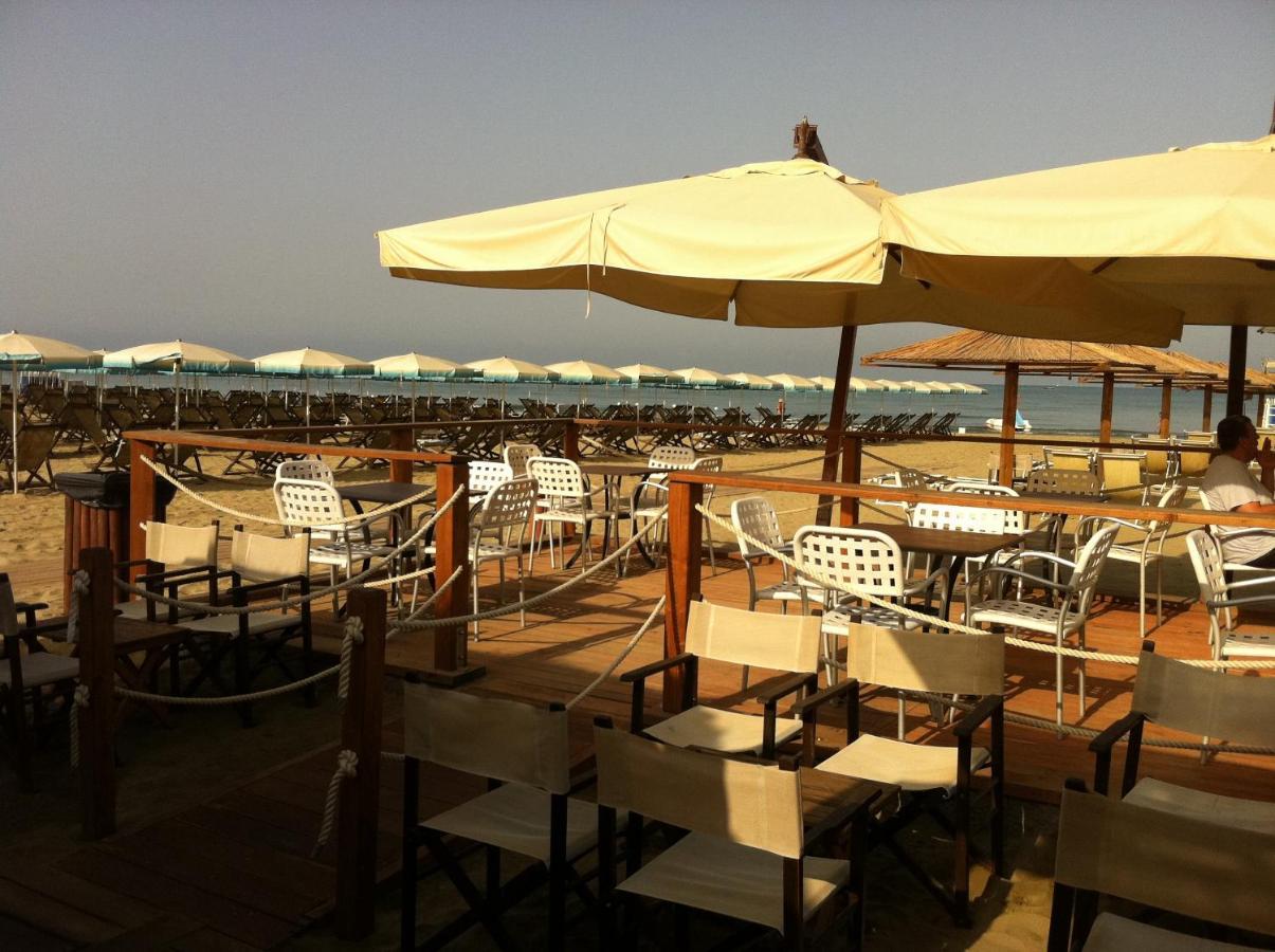 Oasi Del Mare Aparthotel Tirrenia Exterior photo