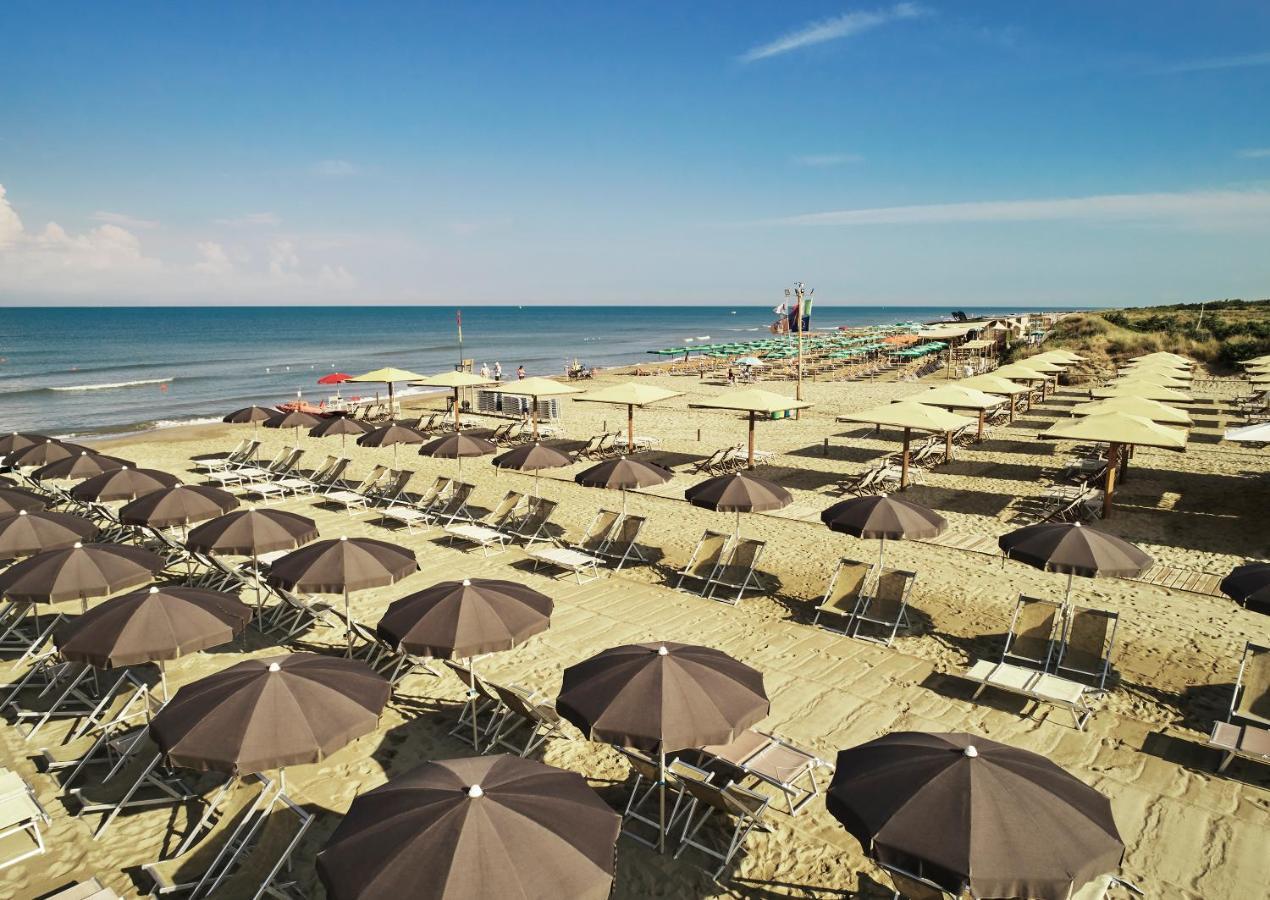Oasi Del Mare Aparthotel Tirrenia Exterior photo